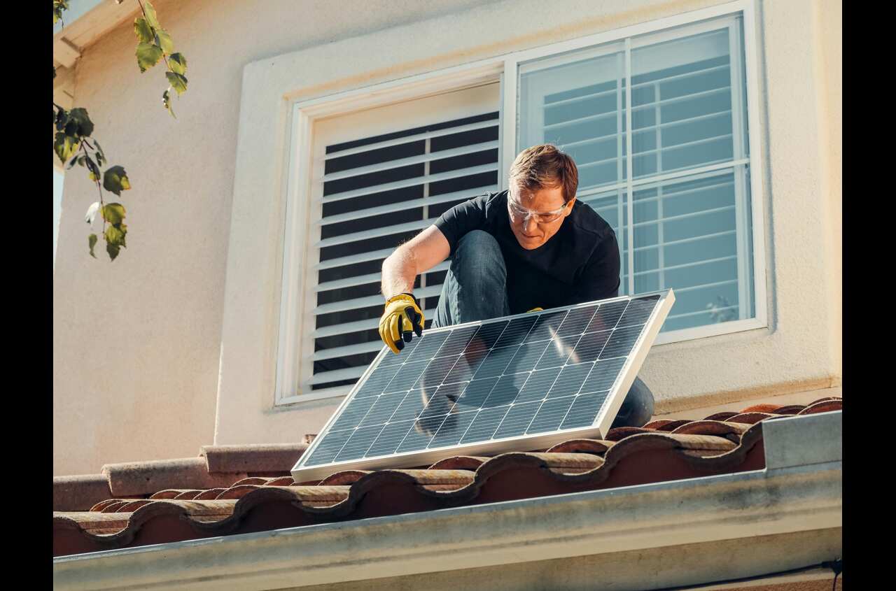 FOTOVOLTAICO DA GIARDINO: PERCHE' E' UTILE INSTALLARE I PANNELLI SOLARI IN GIARDINO?