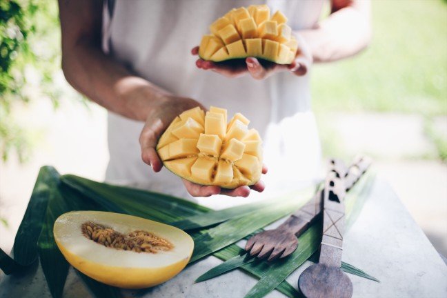 Manghi biologici, le etichette sono laser